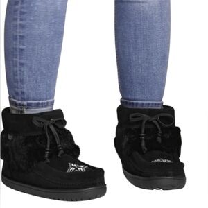 Manitoba’s Mukluks Sz 11 Cozy Black Fur-Trimmed Ankle Booties